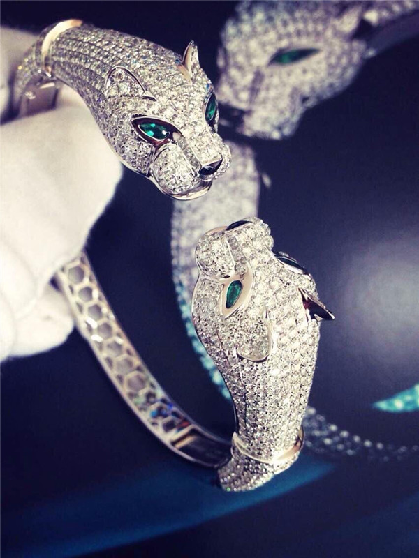 C Cheetah bracelet - showing the charm of courage, naughty or docile .18K gold jewelry factory shafle garnet, Onyx