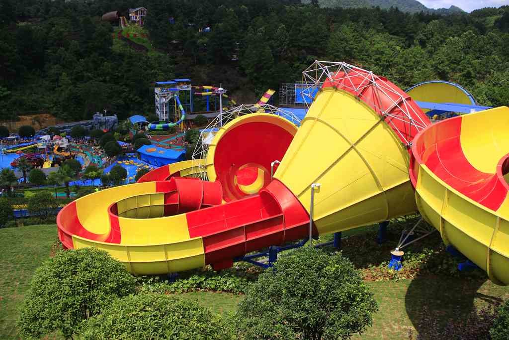 Ashland / DSM Resin Fiberglass Water Slide Tantrum Valley Water Park Rides 16m