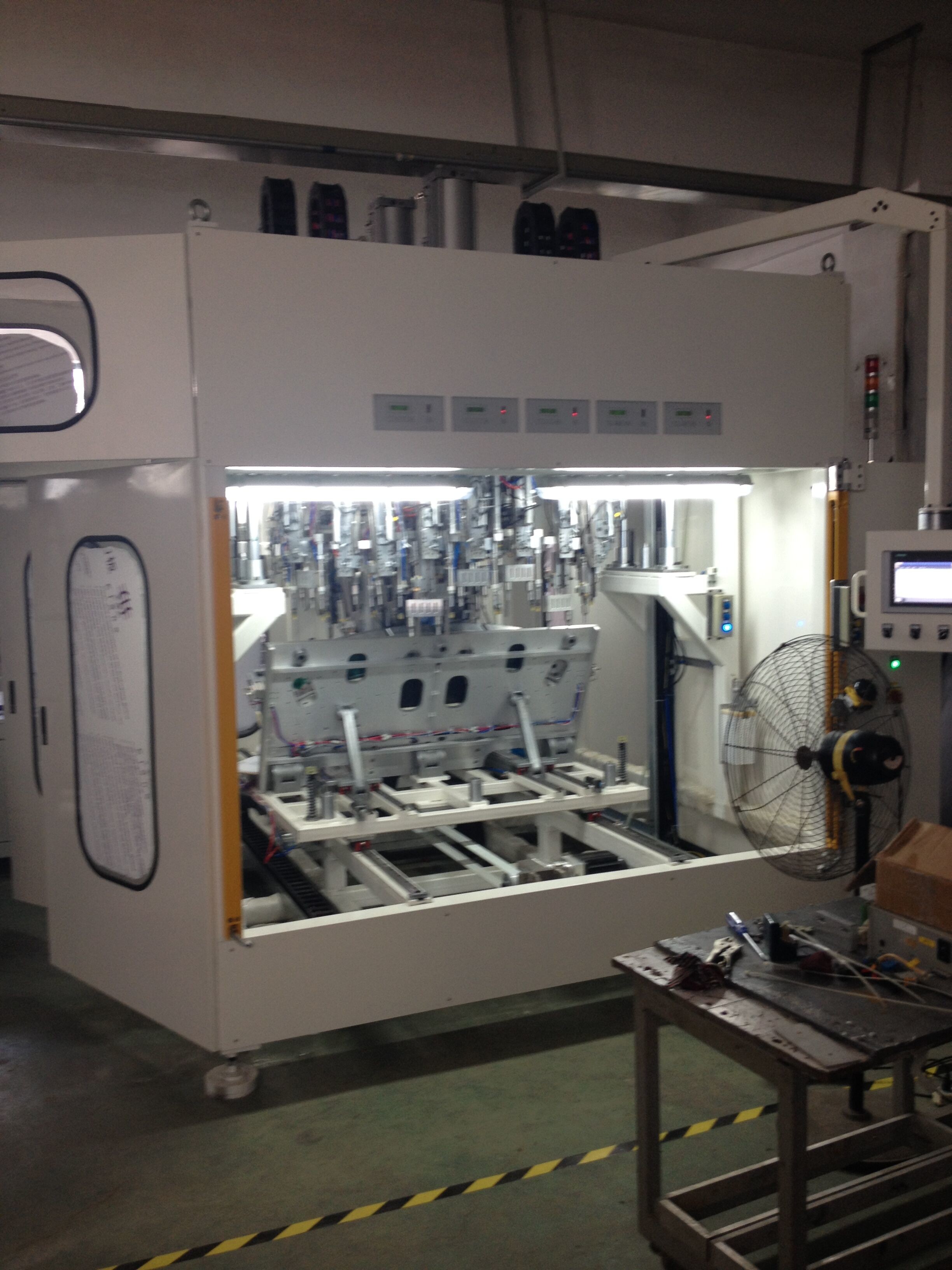 Small Ultrasonic Spot Welding Machine for Textile Inserts Rear Panels