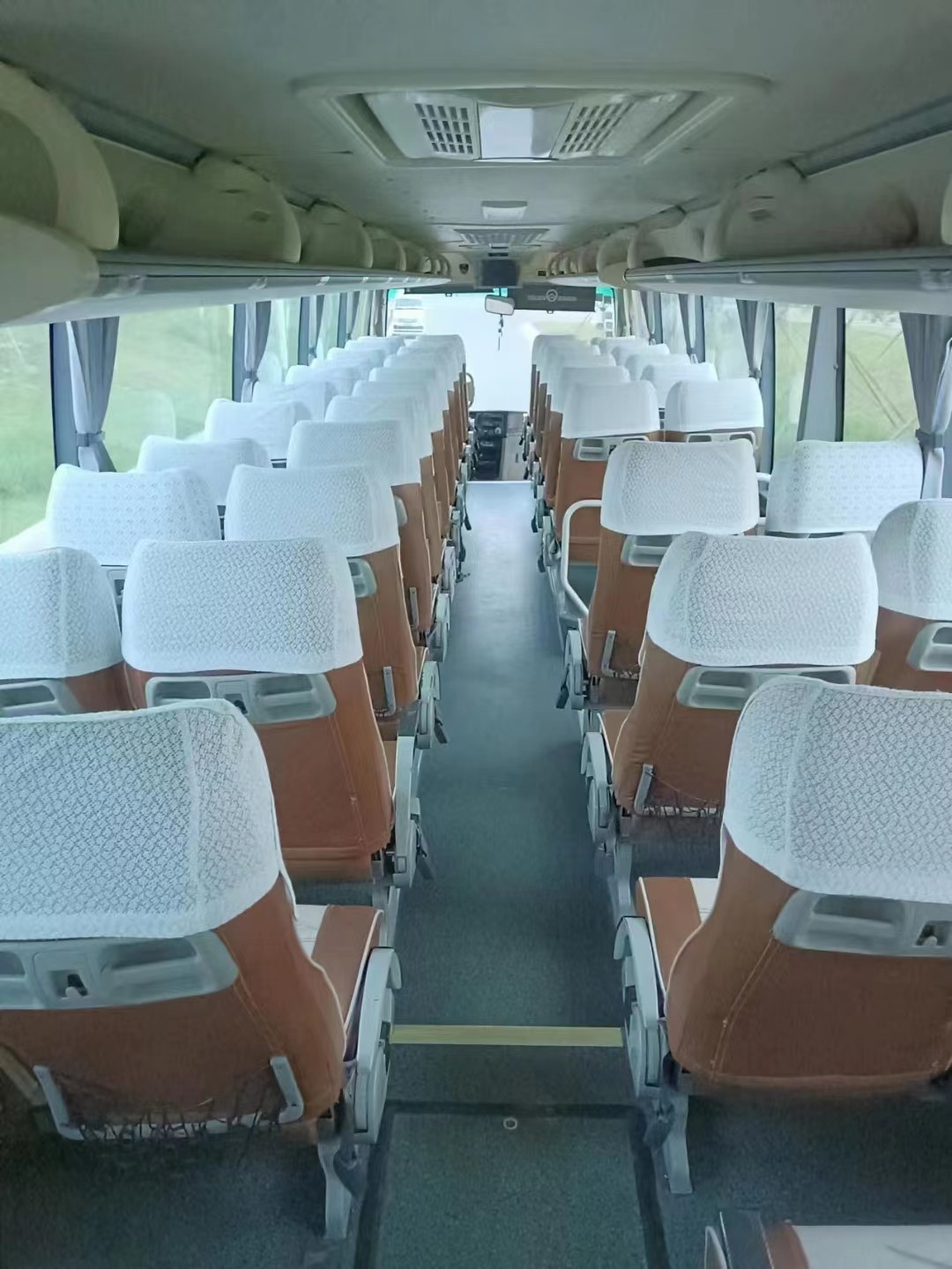 51 Seats Rhd Rear Engine Used Coach Buses Golden Dragon XML6113 Two Doors Euro IV
