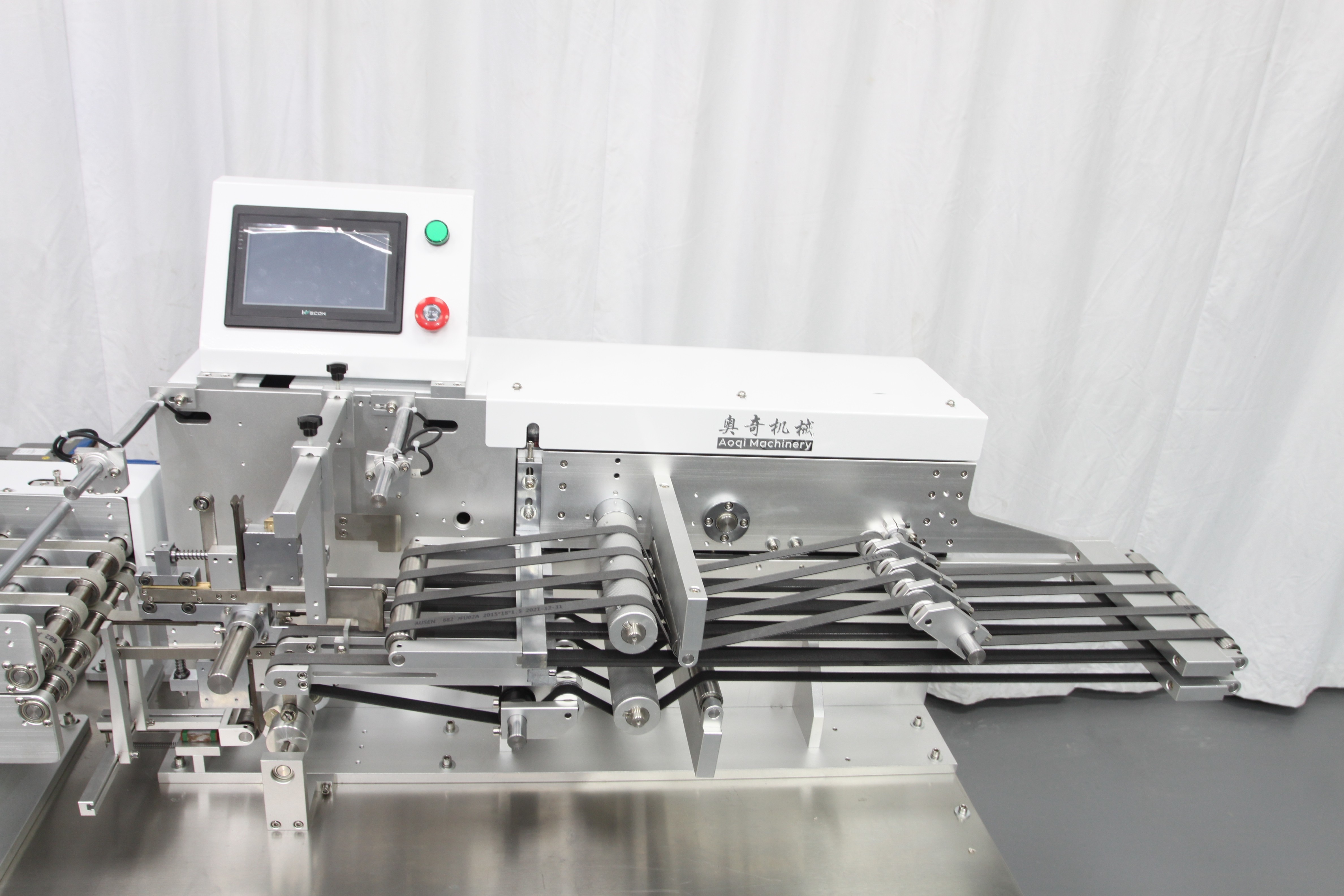 Fully Automatic Label Sealing Machine 220V 50HZ For Flat Labeling