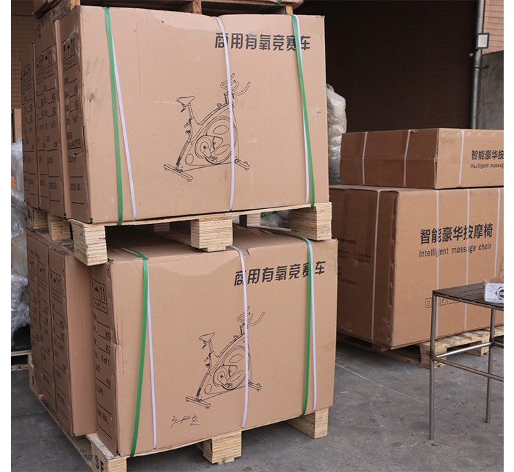 Full Body Commercial Spin Bikes Moisture Proof Condition New Double Chip Resistance