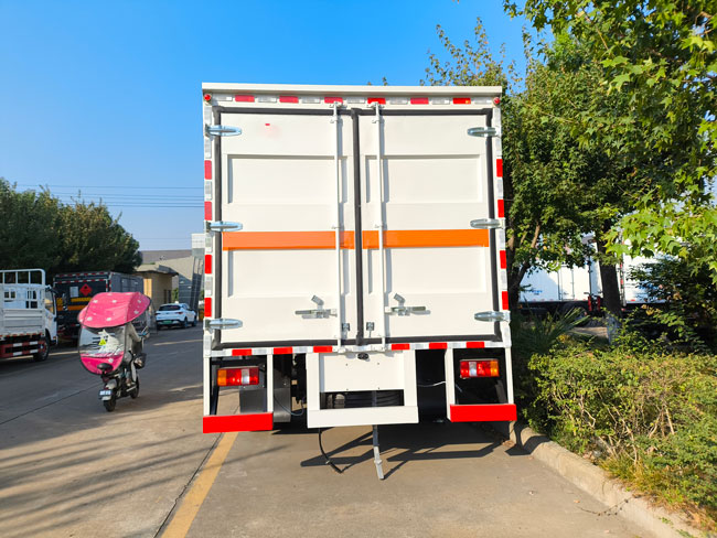 HOWO 4*2 4.2M Somewhat Mixed New Energy VanTrucks CargoTruck Without Wagon
