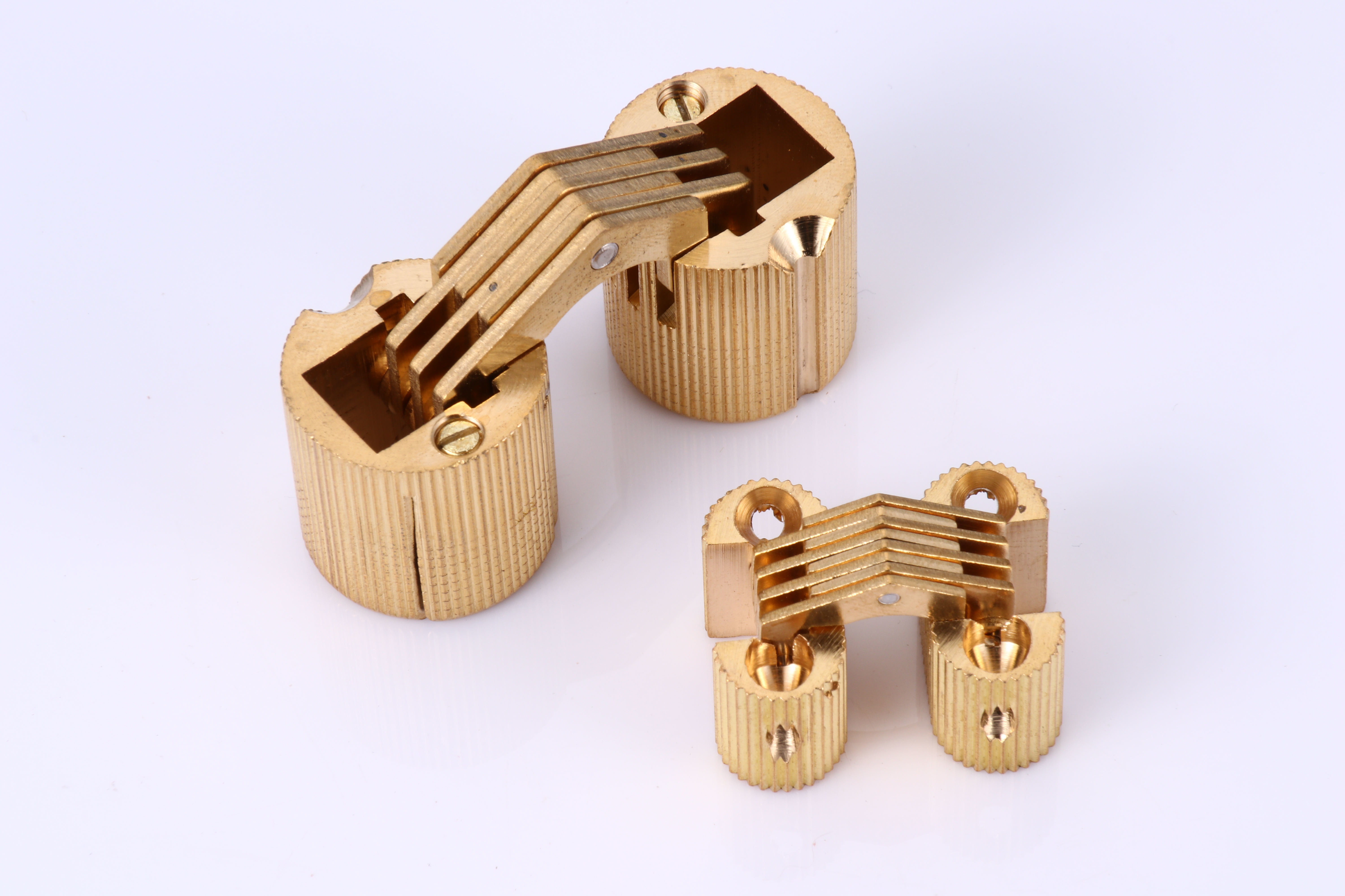Quality Multipurpose Concealed Kitchen Cabinet Door Hinges Folding Wear Resistant for sale