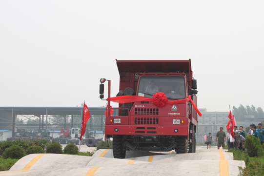 Rated load 72 tons Off road Mining Dump Truck Tipper 353kW engine power drive 6x4 with 36m3 body cargo Volume
