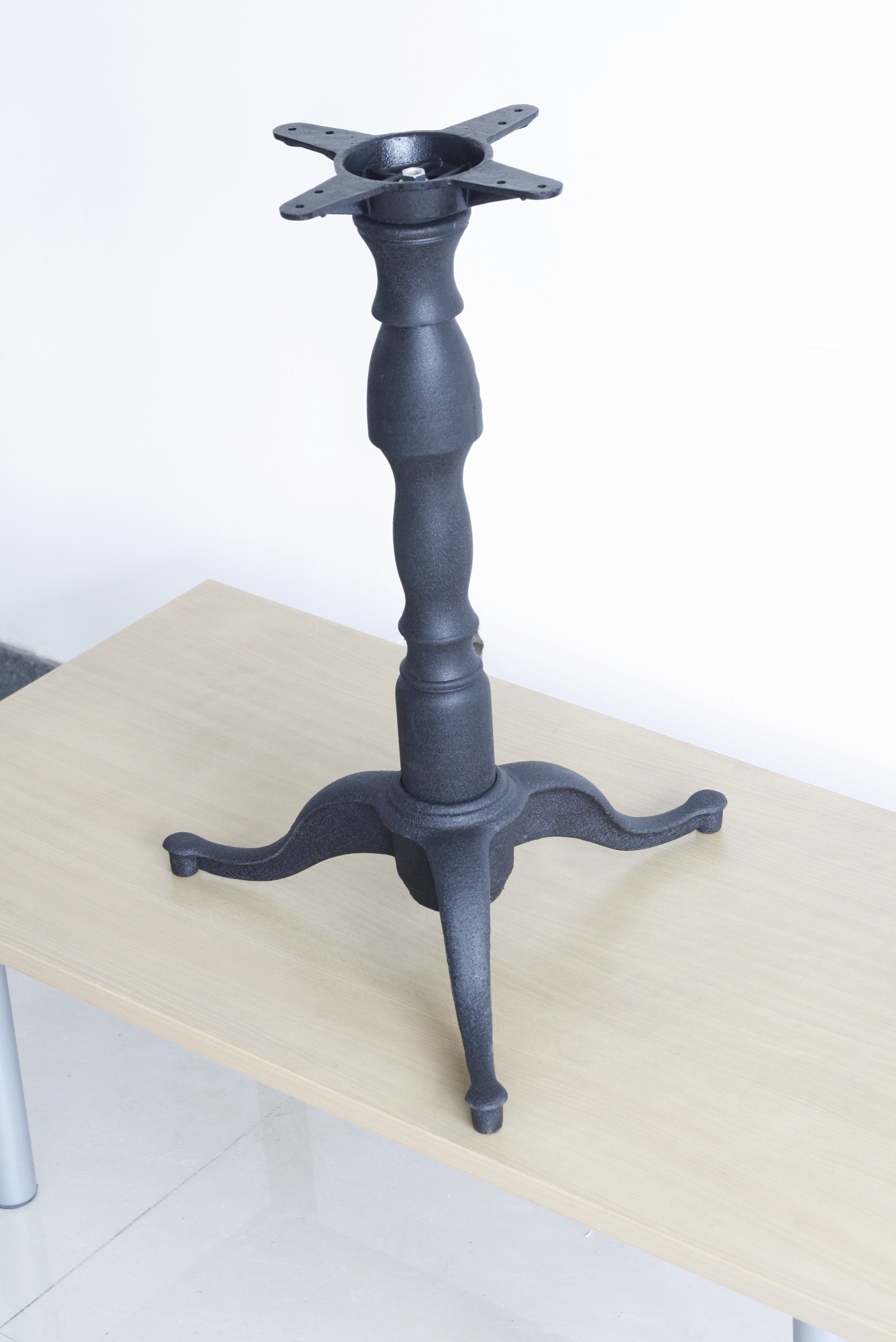 Durable Metal Table Legs Powder Coat Finish 26" Base Size Simple Design
