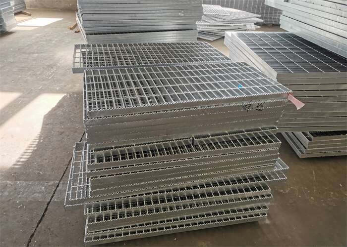 Driveway Platform Steel Grating Walkway 120mm High Zinc Coating