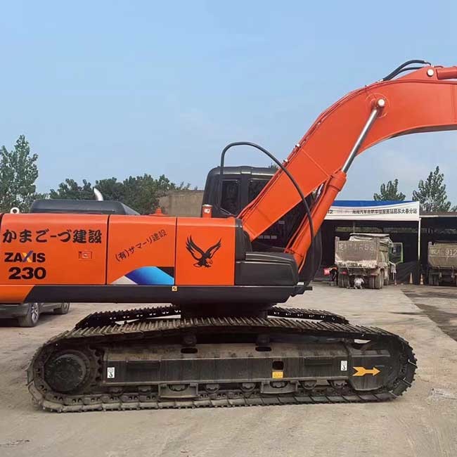 Used Excavator HItachi ZX230 Middle Crawl Excavator 1.0m3 Bucket Capacity
