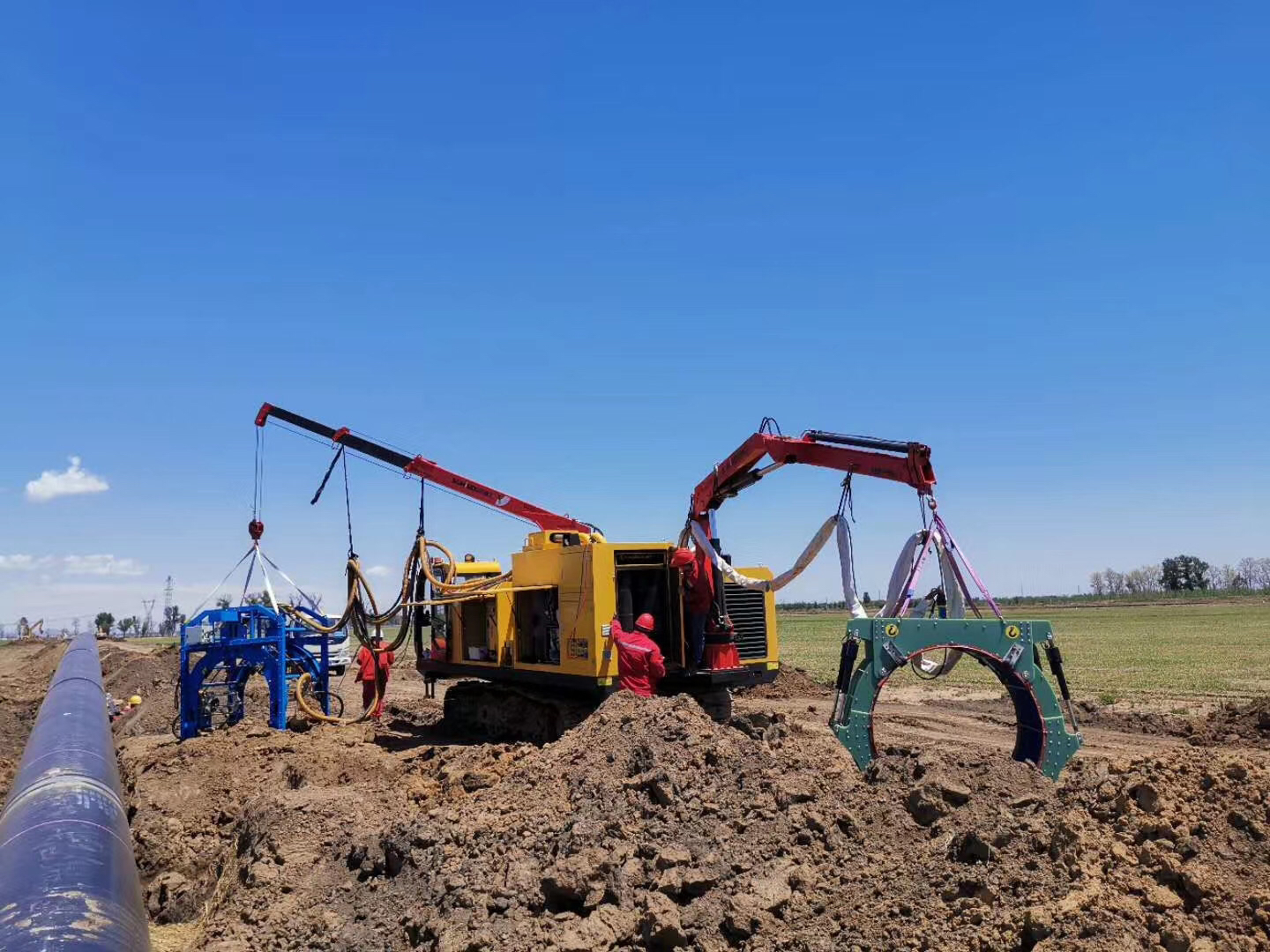 Fully Automated Crawler Pipeline Heating Equipment With High Speed Heating Tractor