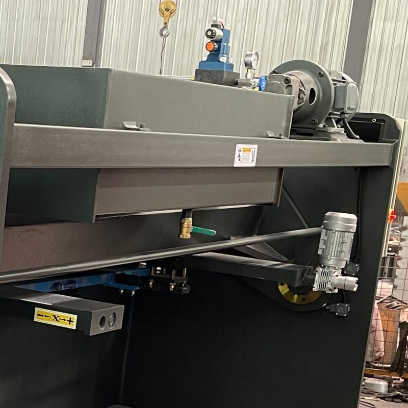 CNC Hydraulic Swing Shearing Machine 3200mm Cutting Width E21S Blade Adjustment