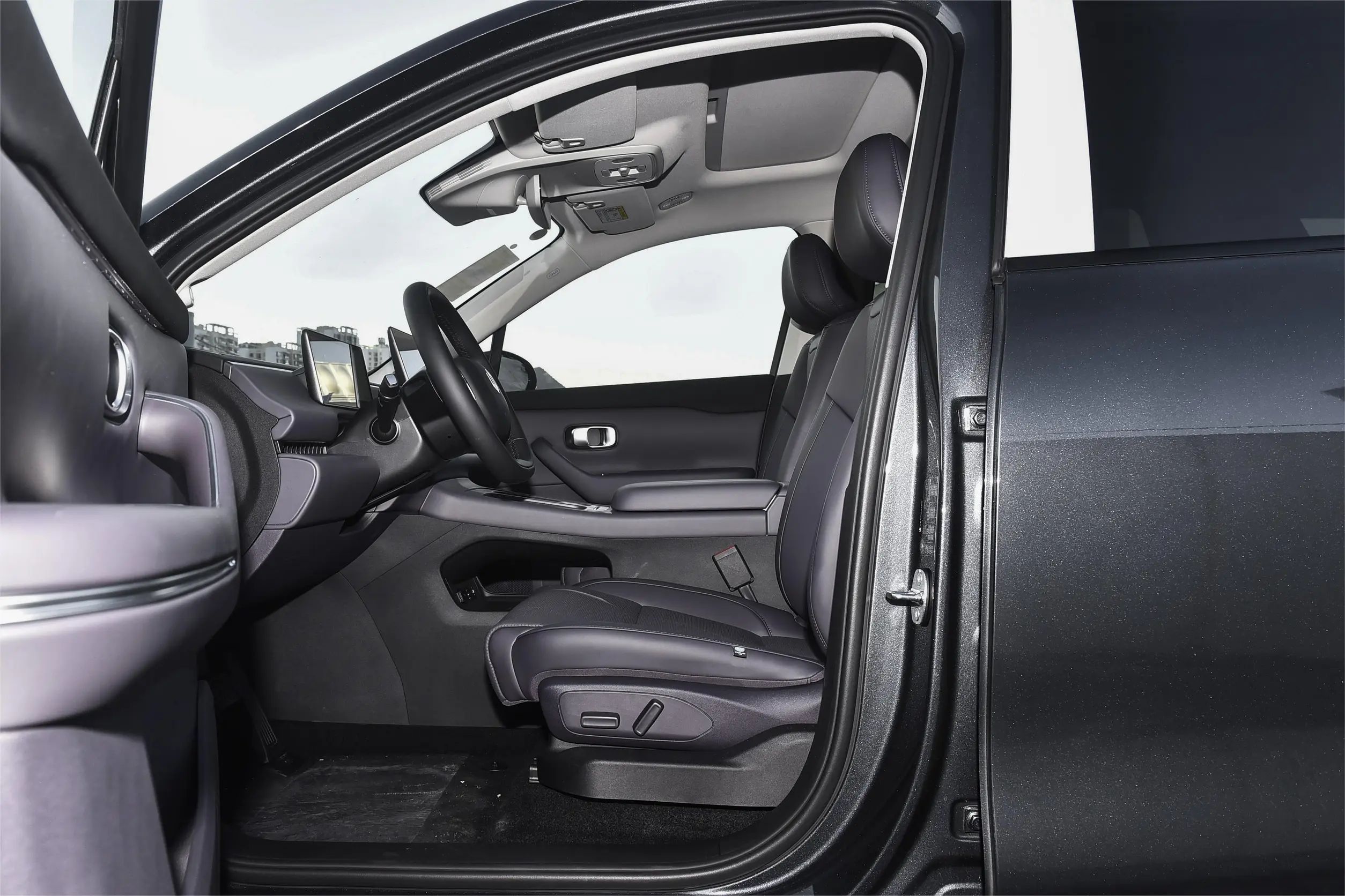 Leap Motor C16 2024's Top-of-the-Line 6-Seat Electric SUV with 1095km Comprehensive Range and Single-Speed Transmission