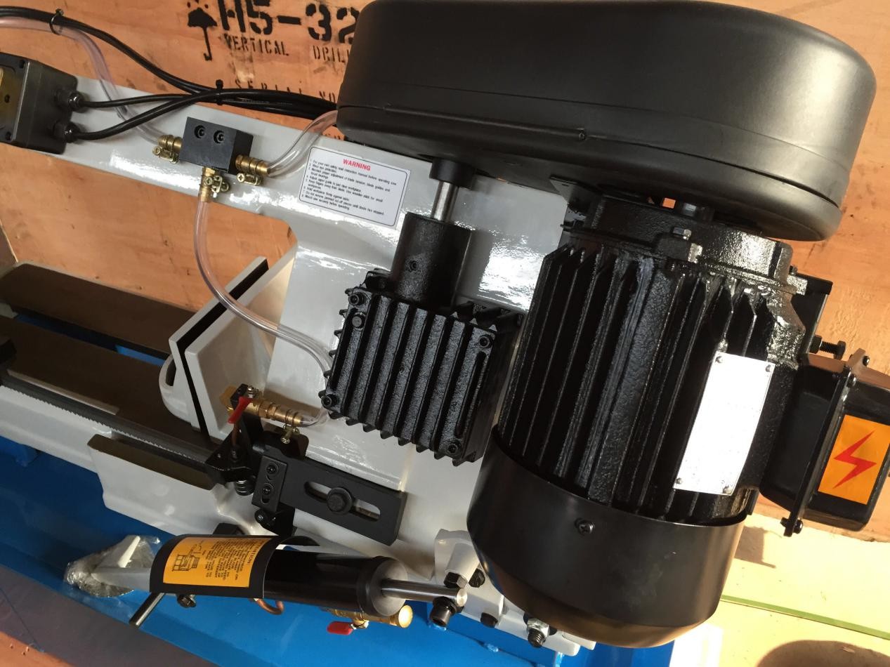 Horizontal Band Saw For Metal Cutting BS-1018B Portable Band Sawing Machine from China Supplier