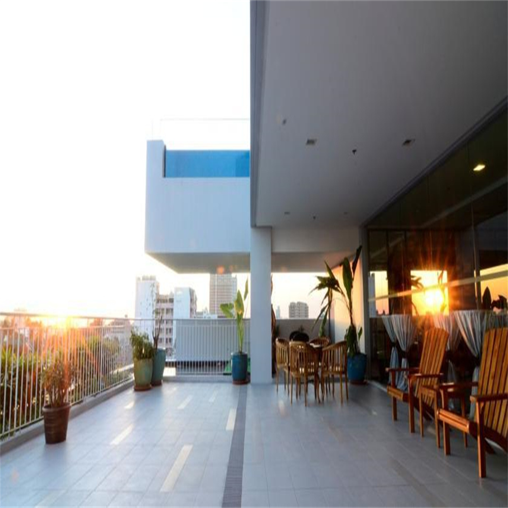 Acrylic Sheet Perfect Choice for Customized Swimming Pools and Customer's Demand