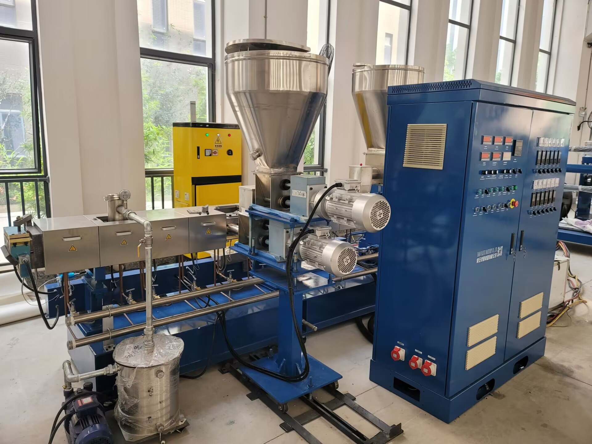 CaCO3 High Filler Masterbatch Compounder Machine Manufacturer Co Rotating Twin Screw Extruder