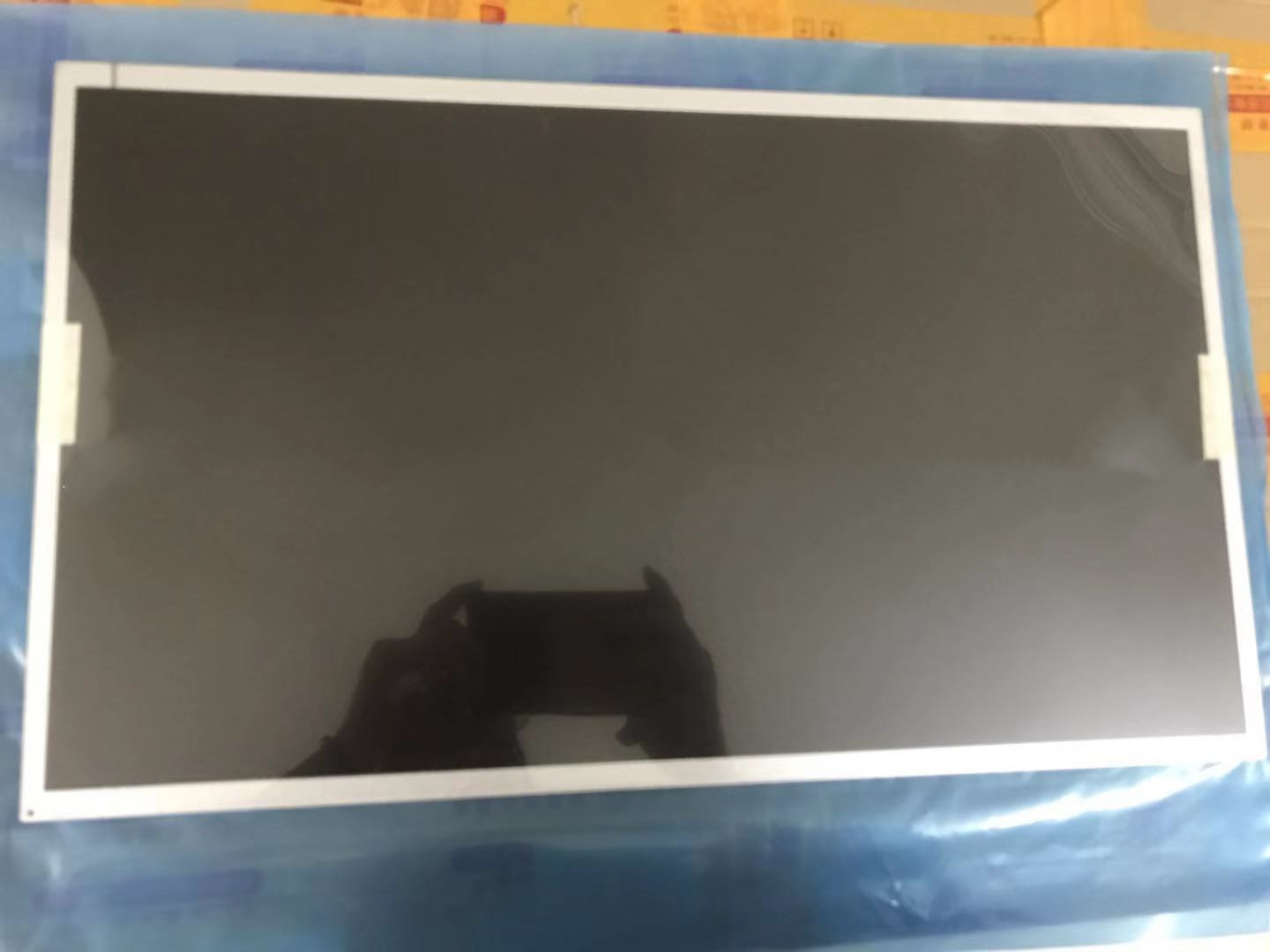 SG2151B04-3 CSOT 21.5" 1920(RGB)×1080, FHD 102PPI 0 cd/m² INDUSTRIAL LCD DISPLAY