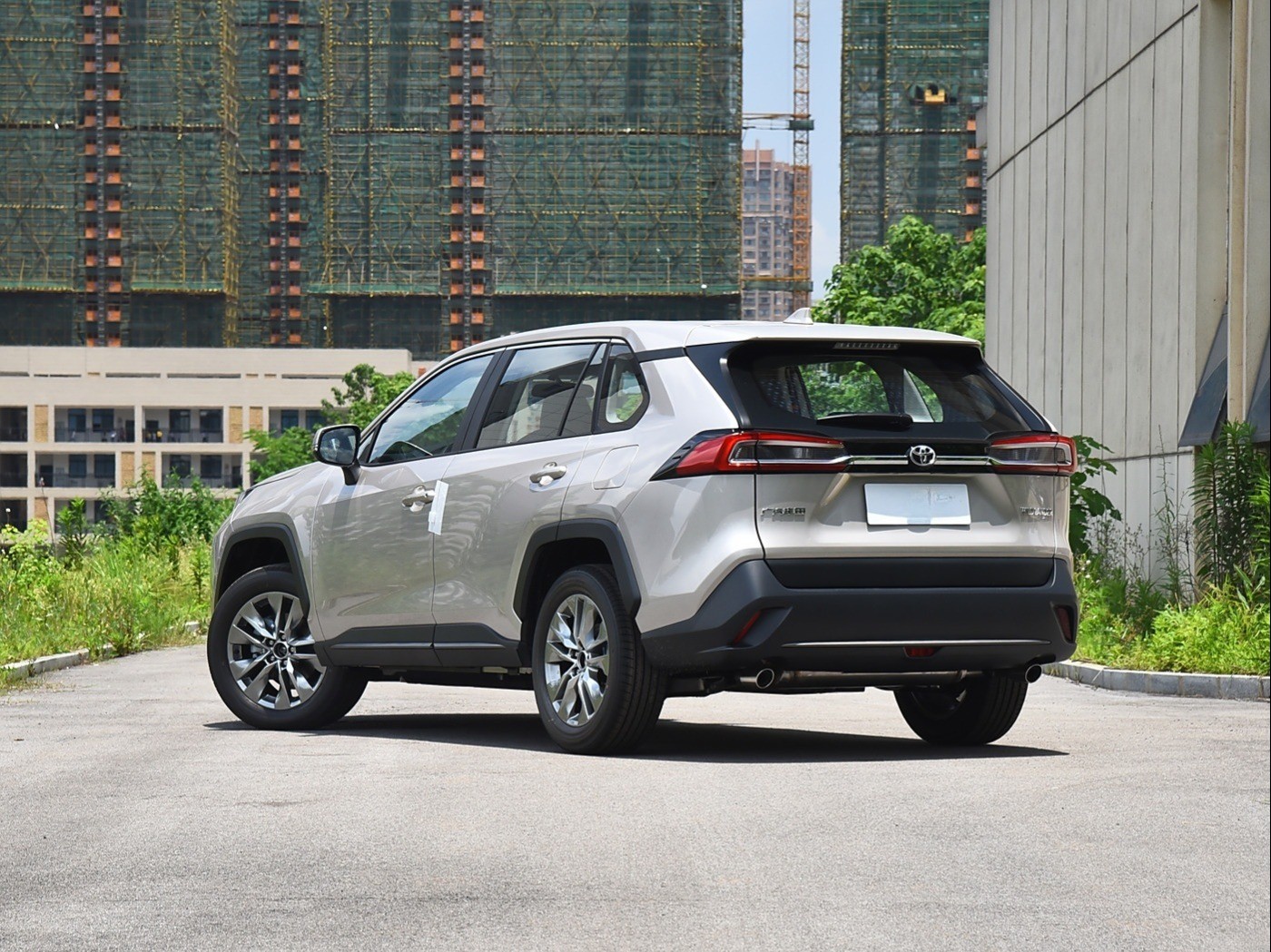 Vetlanda Small New Toyota Suv Vehicles Ev Made In China 320km & 401km 5 Doors 5 Seaters