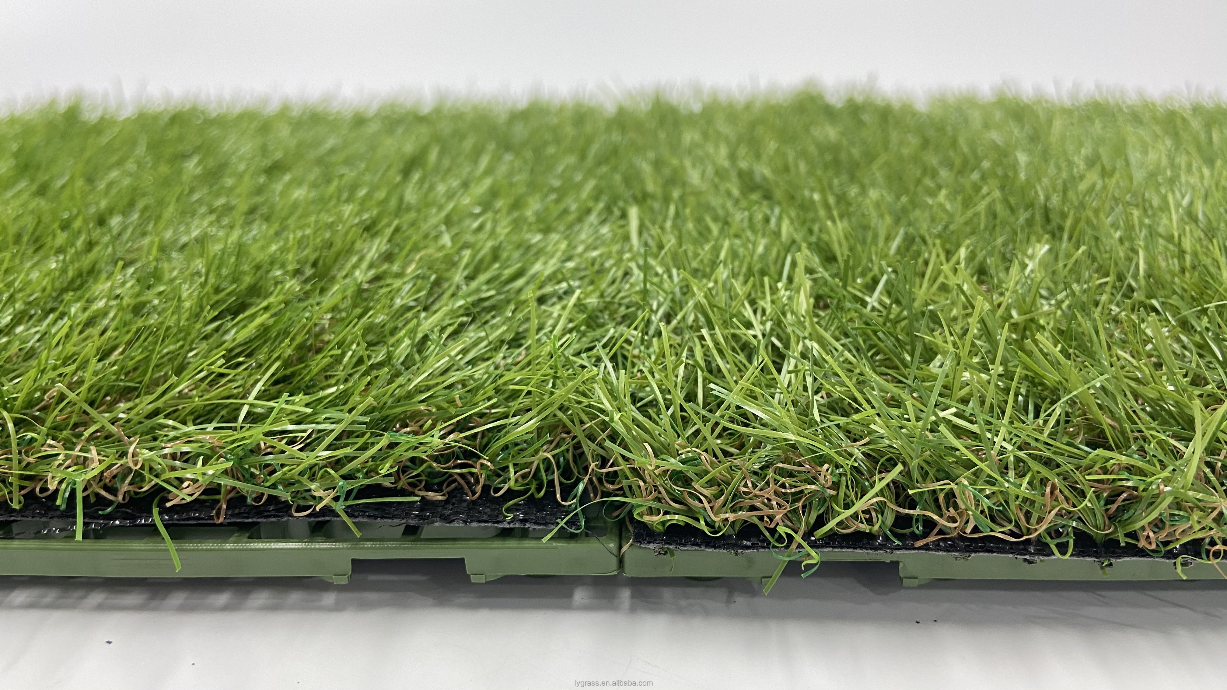 18mm 50mm Artificial Putting Green 30x30 Interlocking Grass Deck Tiles