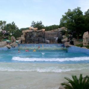  Lighting Effects Wave Pool Equipment With Varying Frequency Patterns Manufactures