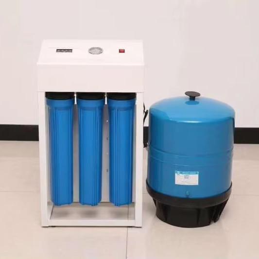 Automatic Running Salty Water To Pure Water Treatment Machine SU304 Steel 500l/H