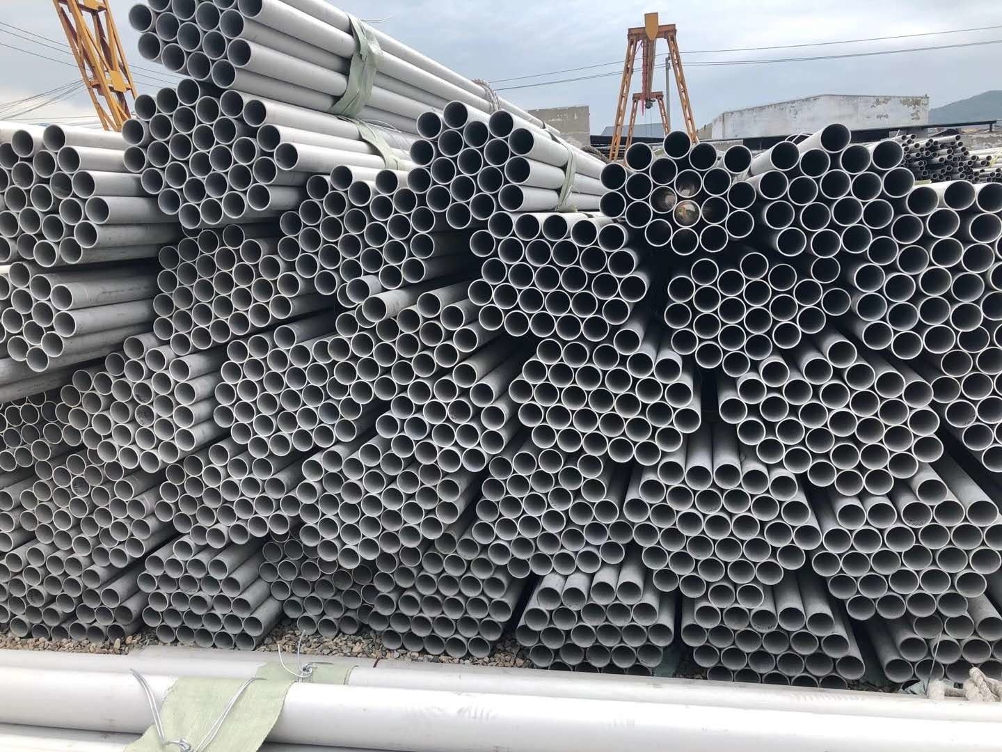 304 304L Seamless Stainless Steel Pipes Tube 30mm Welded