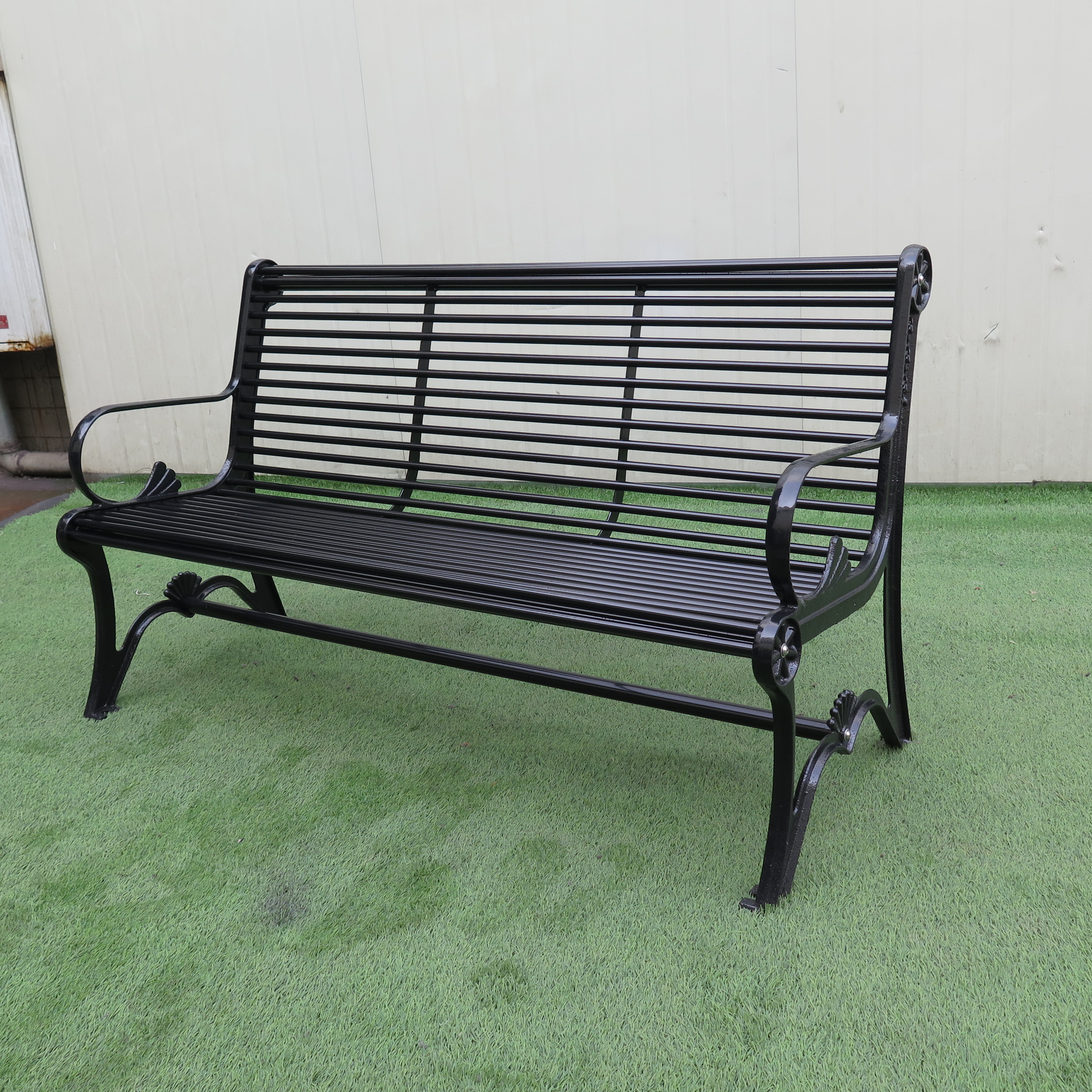 Cast Iron Leg L1500mm H820mm Steel Park Benches