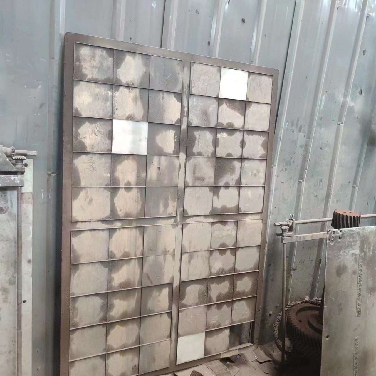 Alloy Steel Sliding Bearings Emboss Machine HJ1100 4KW Motor Welded Indentation