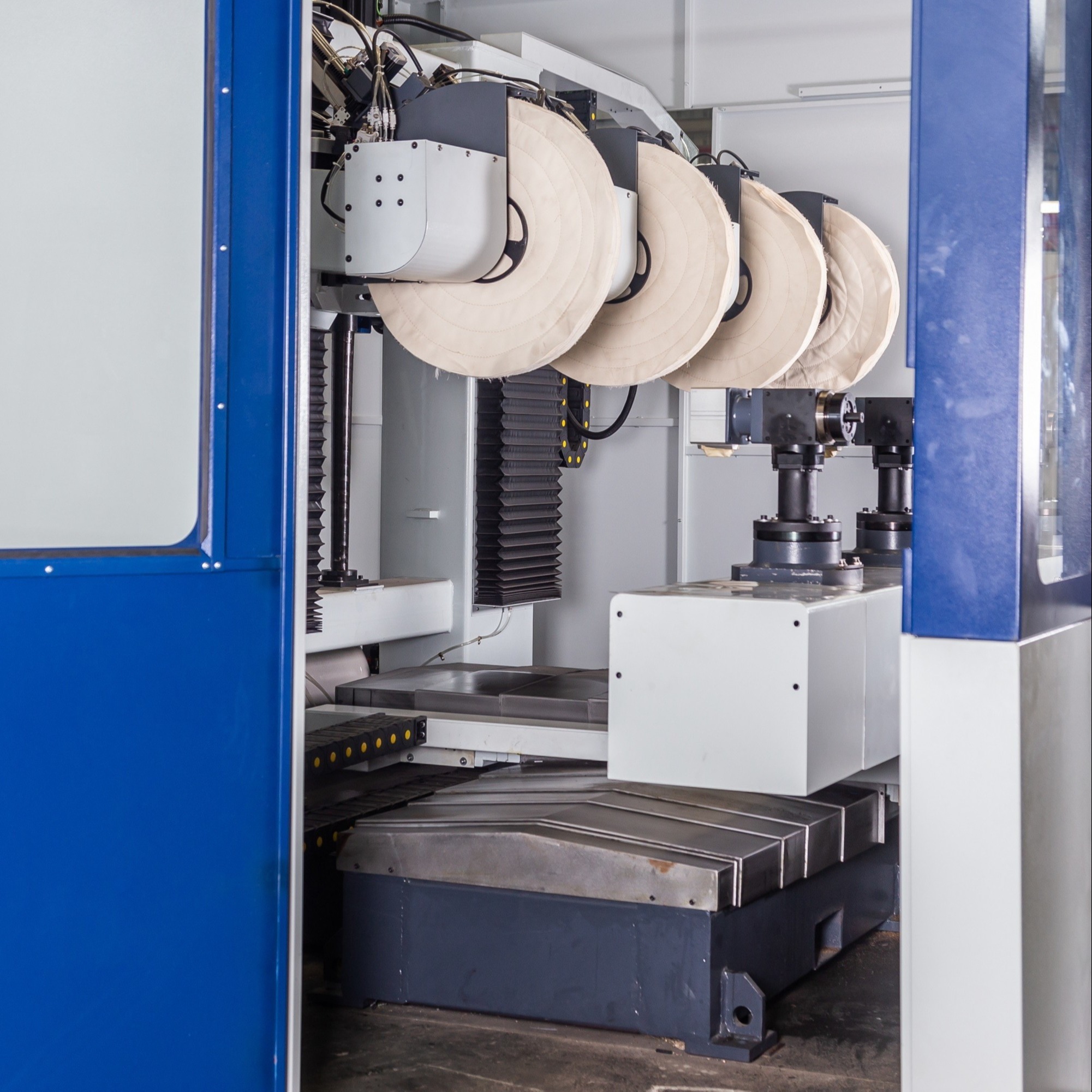 4 Stations Automatic Surface Grinding Polishing Machine For Brass Sanitary Ware Parts