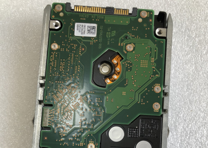 1885 44V6838 44V6833 IBM Hard Disk 300G 10K SAS 2.5 Inch Cache Capacity 16MB