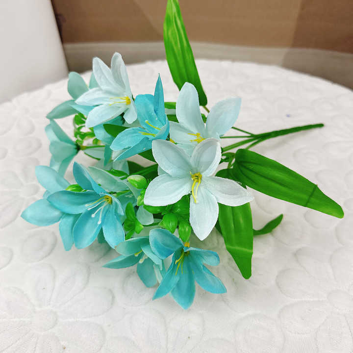 Manufacturers Direct Selling Artificial Lily Flower Bouquet Hot Sale Home Decoration Wedding Celebration Fake Flower Bouquet