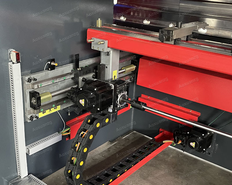 Thickness 1.2mm Hydraulic CNC Press Brake 30T Metal Plate Bending Folding Machine
