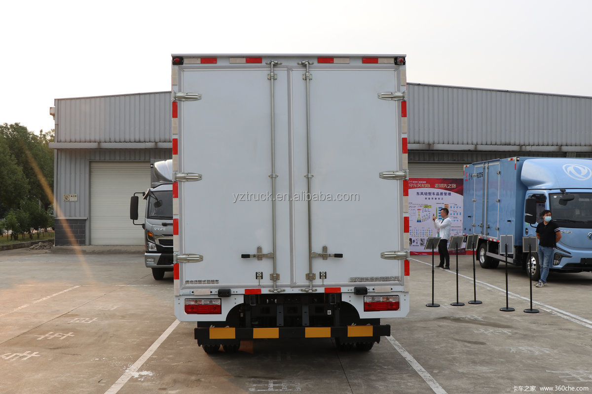 Electric Fuel Type Dongfeng Cargo Trucks with 4200X2100X2100 mm Cargo Tank Dimension