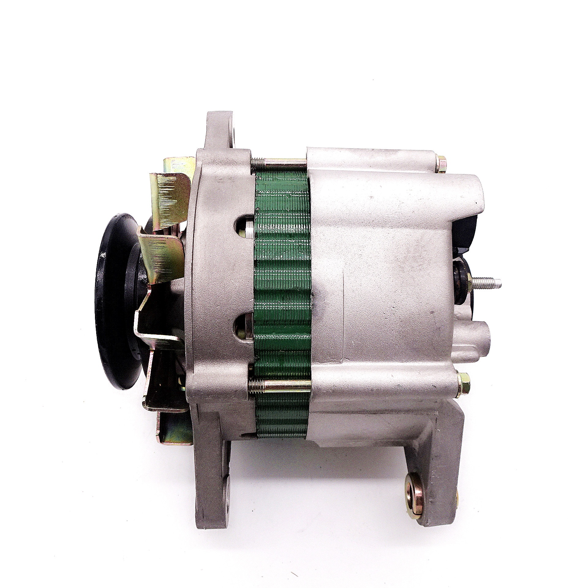 Truck engine parts alternator 3701010-C313 for faw truck