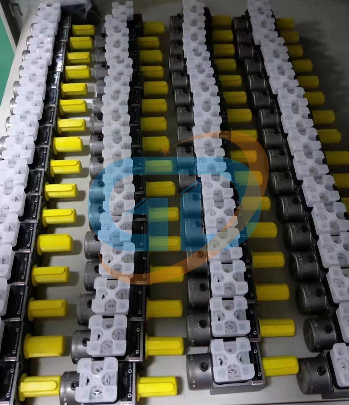 ISO Hydraulic Control Valve Pilot Operated Check Valve For Concrete Pump Truck