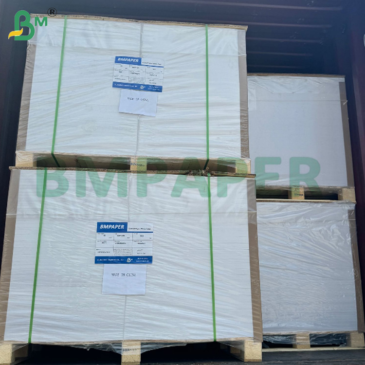 787 * 1092mm Uncoated Woodfree Paper Virgin Wood Paper Jumo Sheet