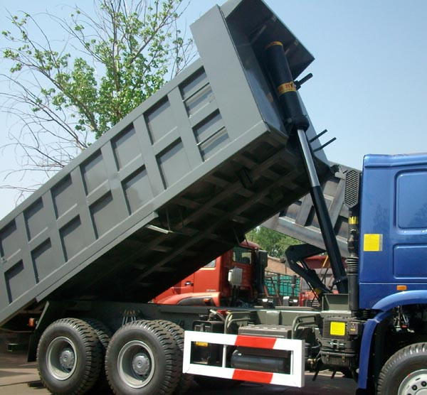 HOWO 6x4 tipper truck 371Hp 20 CBM cargo body For Building Materials