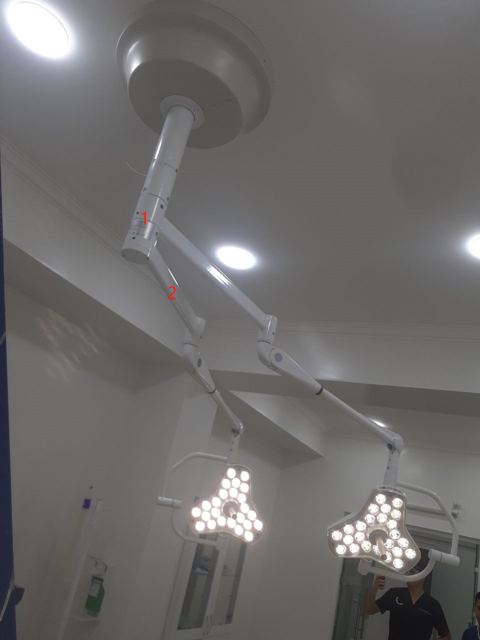 Aluminum Alloy Ceiling Mounted LED Surgical Exam Lamp Energy Saving And Environment-Friendly
