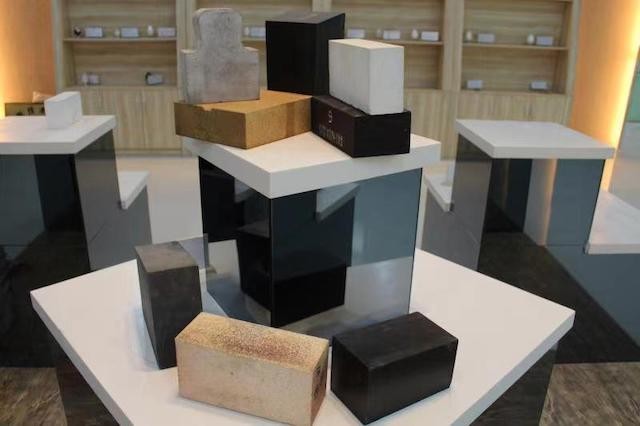 AOD VOD Furnace Lining Magnesia Chrome Brick With Japan Technology
