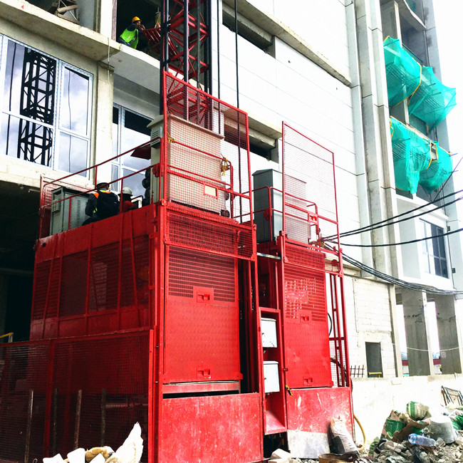 2000 kg Single / Double Cage Construction Material Material Lift Elevator SC200 / 200