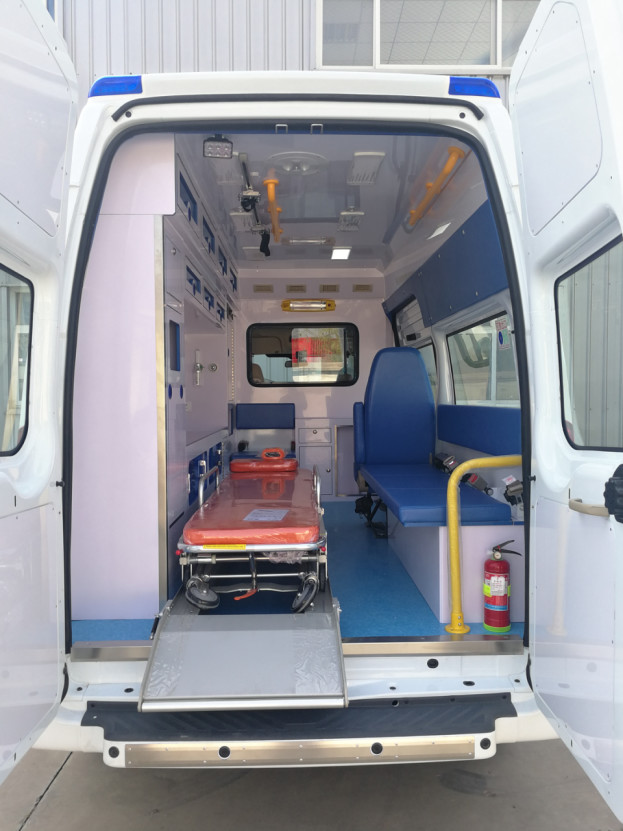 Medical Ford Transit Van Ambulance 8 / 9 Seater Diesel 4x2