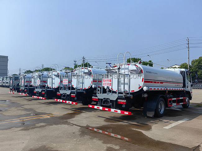 Factory Sale Dongfeng Small Mini 6 Weel Water Truck tank Capacity 3000L
