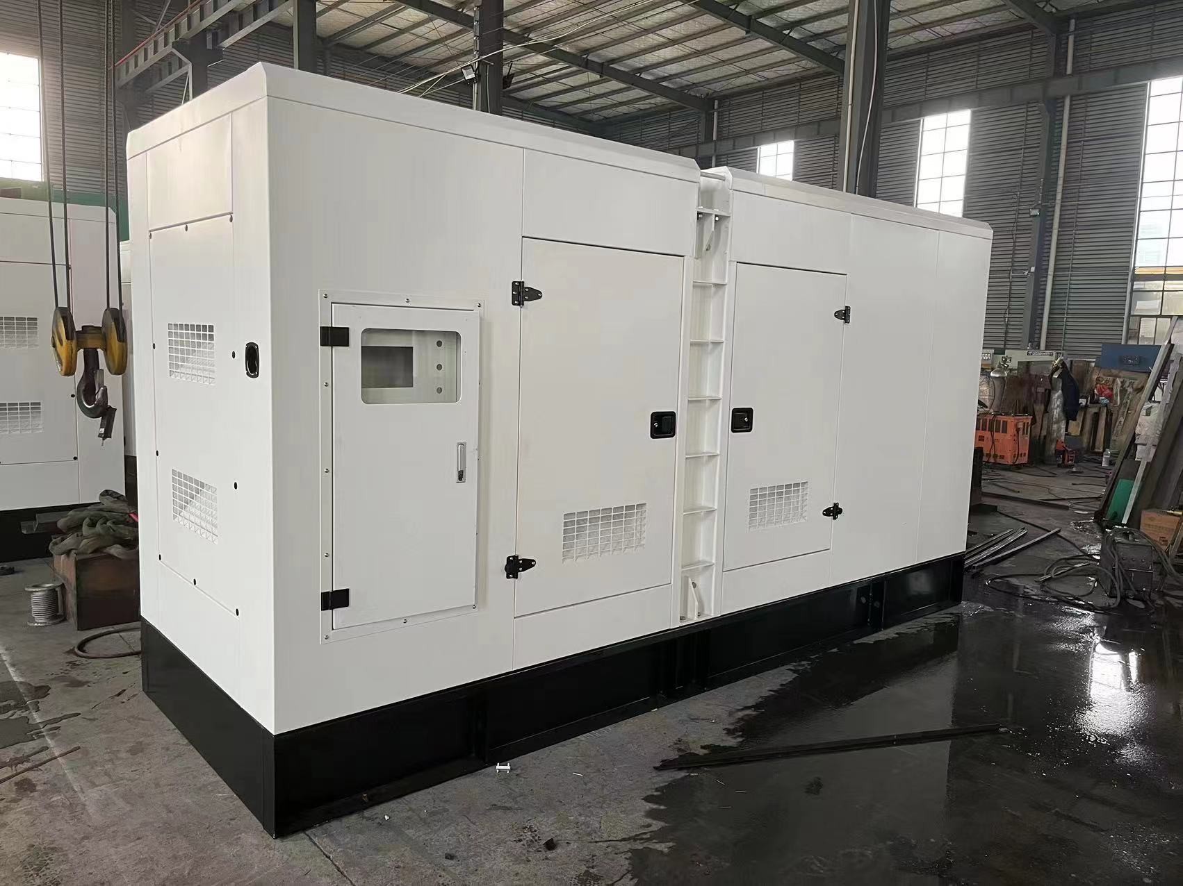 Red Silent Diesel Generator Set ISO9001 Base Type Electric Generating Set