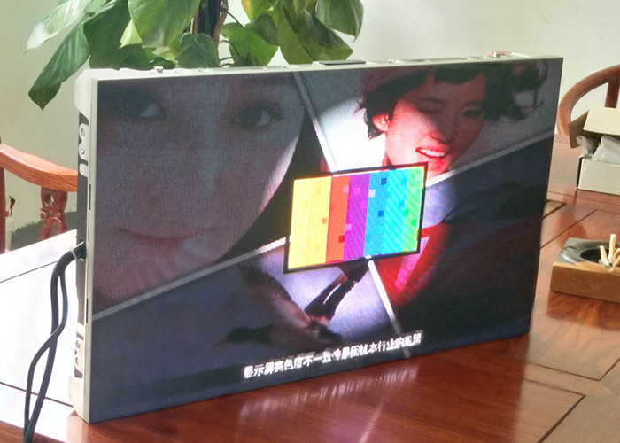 P1.66 Small Pixel Pitch Led Display 0.19KG 360,000dots/㎡ Die Casting Aluminum Cabinet