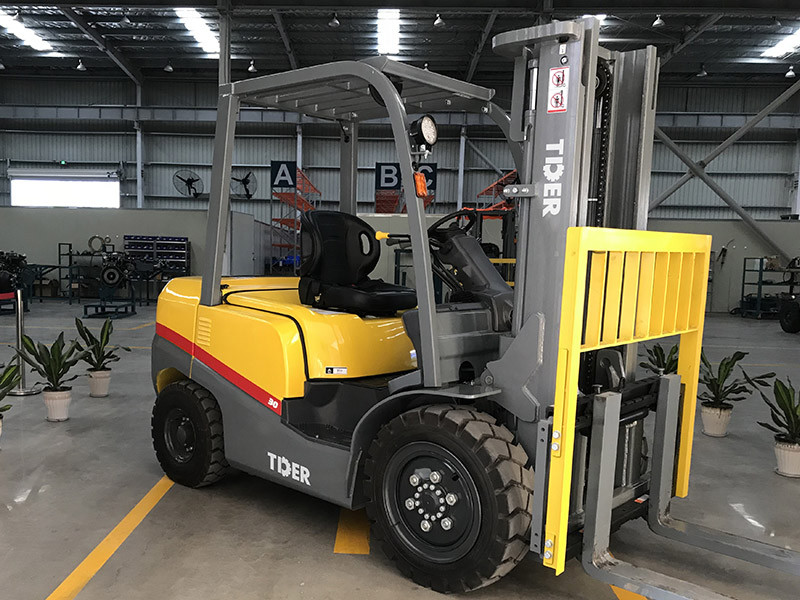 Isuzu C240 Engine 3-Ton Small Diesel Forklift Truck With Clamp Parts