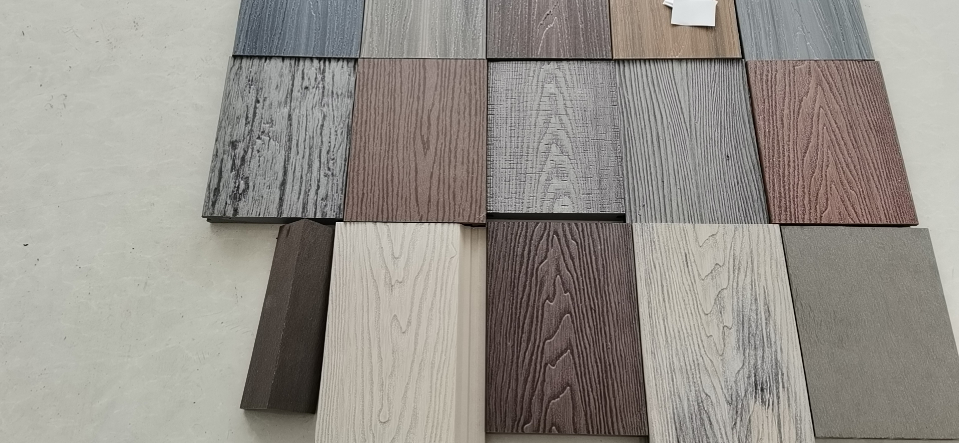 Embossing Wood Plastic Composite Decking Boards for Patio Porch Waterproof and Durable