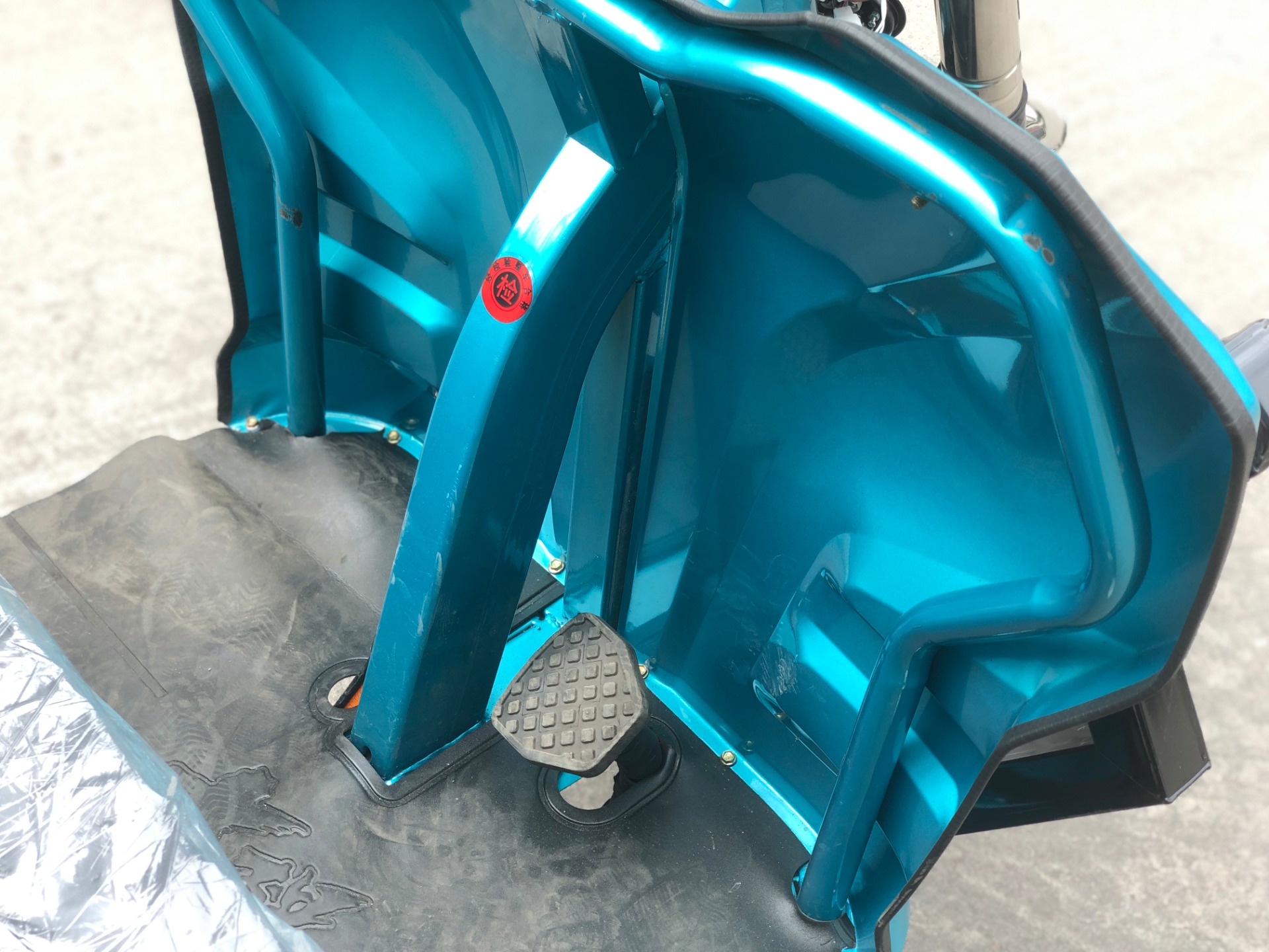 Front and Rear Drum Brake System 72V 1000w Electric Tricycle for Adult from DAYANG