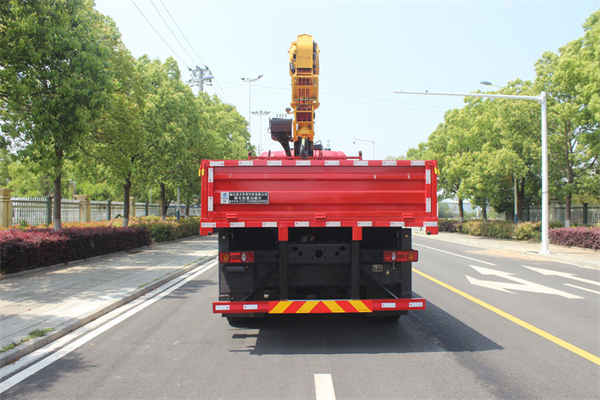 Dongfeng Huashen F5 270 Horsepower 6X4 8.5 m Truck-mounted Cran