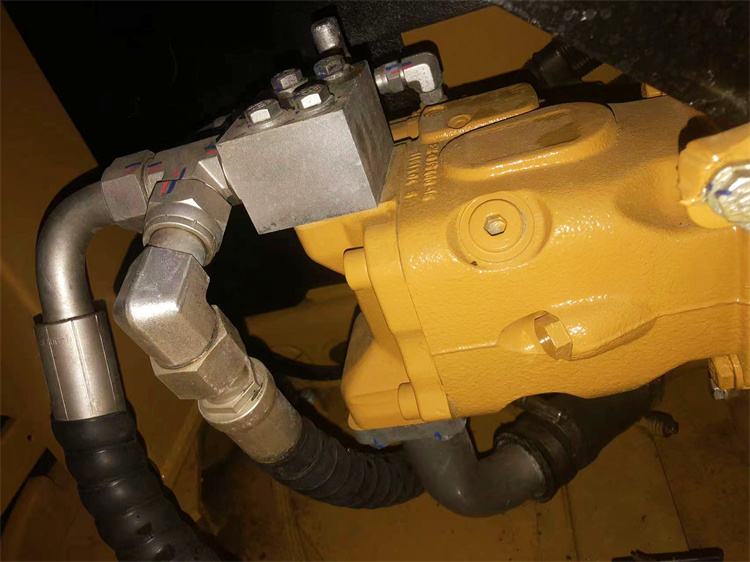 Original Hydraulic Cylinder Used Caterpillar 307 Excavator in Good Condition from Japan