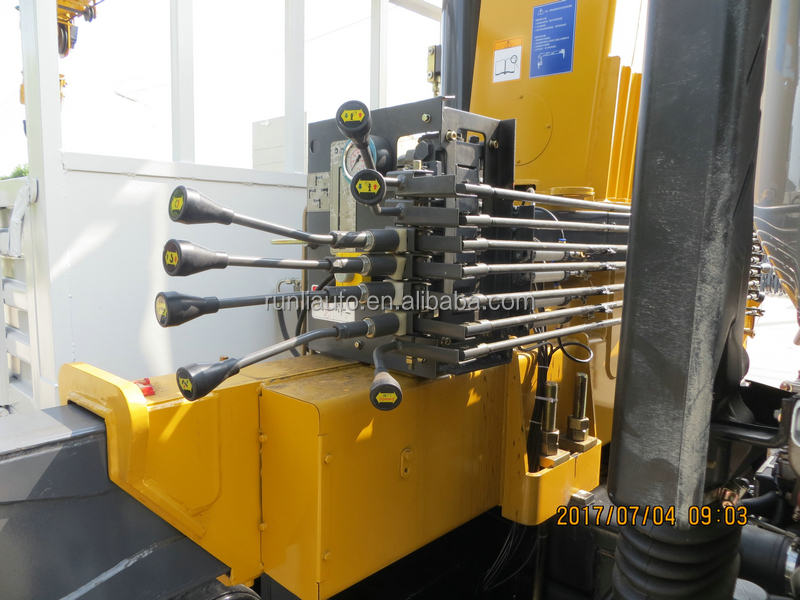 Cheaper Price 5 Tons Crane Mounted Truck ISUZU Cargo Truck for Sales