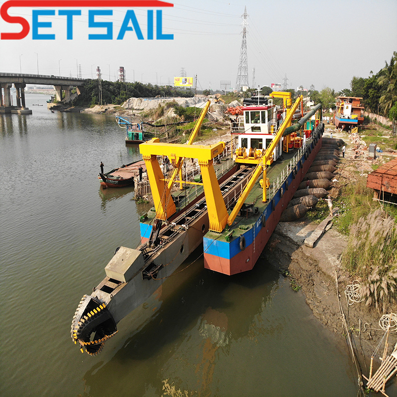 Pump Cutter Suction River Sand Dredger with Cat Engine