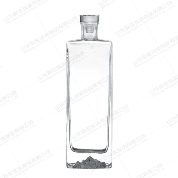Engraved Mountain Bottom Cork 500ml Vodka Glass Bottle for Mountain Artisanal